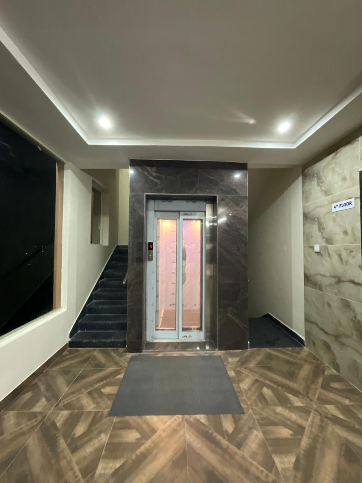 シュリーカーラハスティ Mgr Residencyヴィラ エクステリア 写真